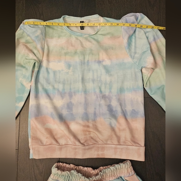 Stylish sweats - Picture 8 of 13